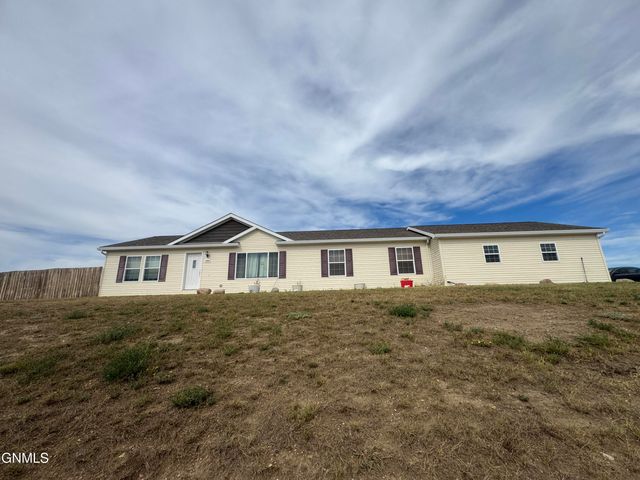 12201 Mckenzie View Drive, Watford City, ND 58854 property photo