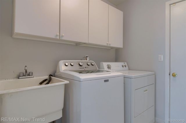 2191 Pleasant Drive, Commerce Charter Township, MI 48390
