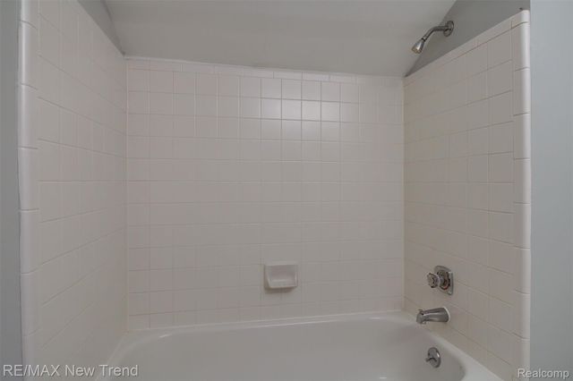 2191 Pleasant Drive, Commerce Charter Township, MI 48390