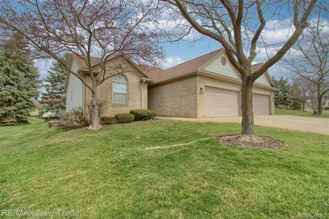 2191 Pleasant Drive, Commerce Charter Township, MI 48390