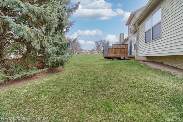2191 Pleasant Drive, Commerce Charter Township, MI 48390