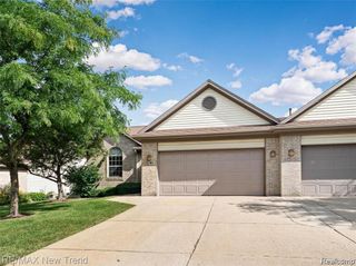 2191 Pleasant Drive, Commerce Charter Township, MI 48390