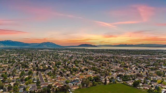 1228 N GILBERT CIR, Orem, UT 84057