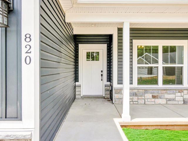 820 Hackberry Court, Frankfort, IN 46041