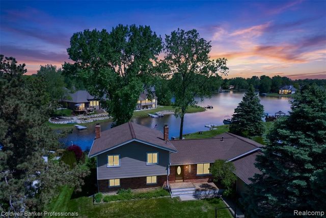 1844 Harwood Drive, Oxford, MI 48371