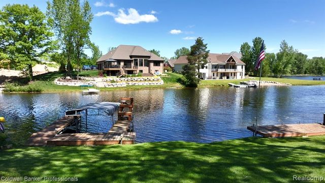 1844 Harwood Drive, Oxford, MI 48371