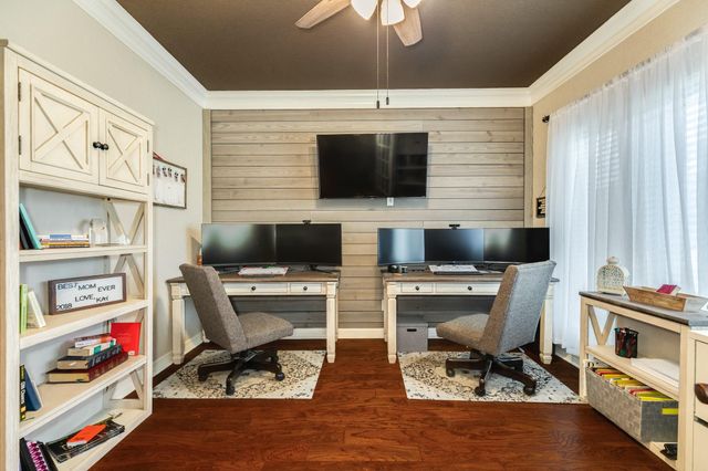 52 Chesswood Court, Lake Jackson, TX 77566