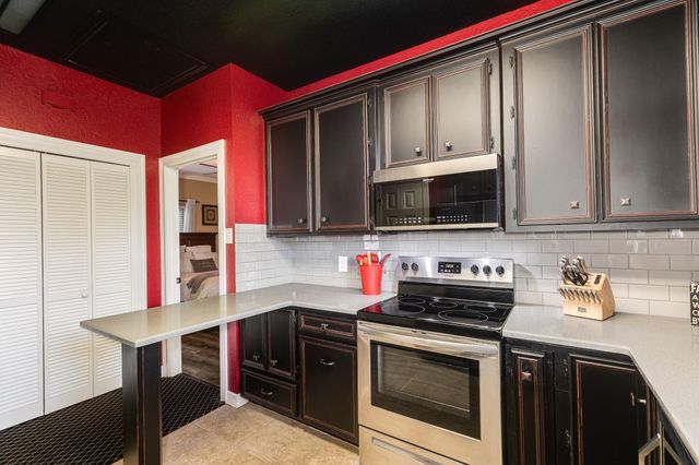 52 Chesswood Court, Lake Jackson, TX 77566