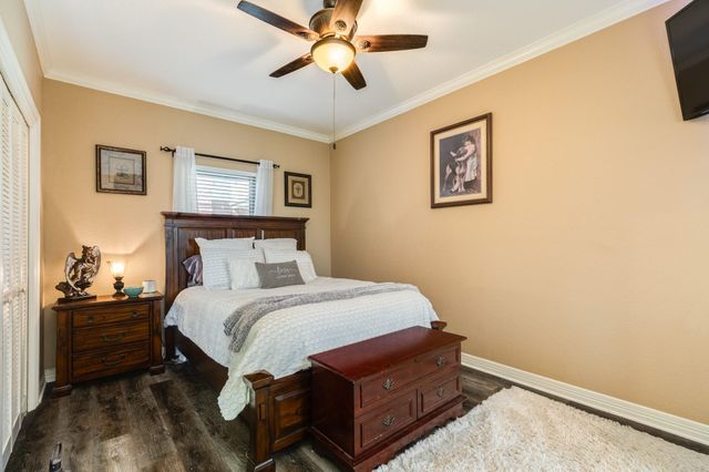 52 Chesswood Court, Lake Jackson, TX 77566