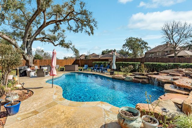 52 Chesswood Court, Lake Jackson, TX 77566