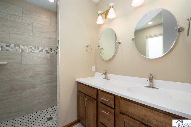 3116 Bassett Drive, Mankato, MN 56001