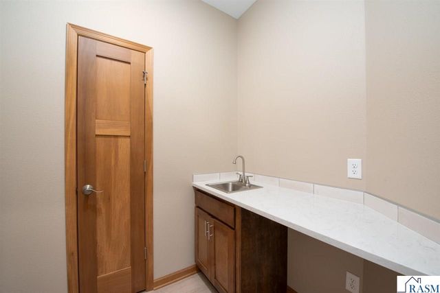 3116 Bassett Drive, Mankato, MN 56001