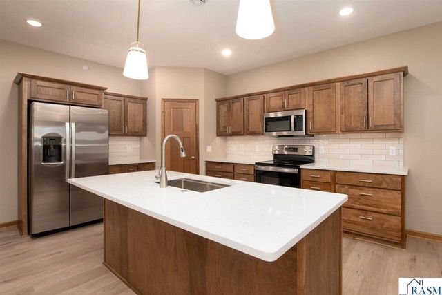 3116 Bassett Drive, Mankato, MN 56001