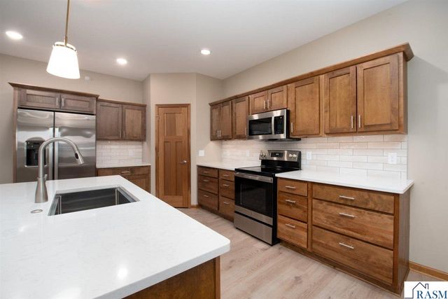 3116 Bassett Drive, Mankato, MN 56001