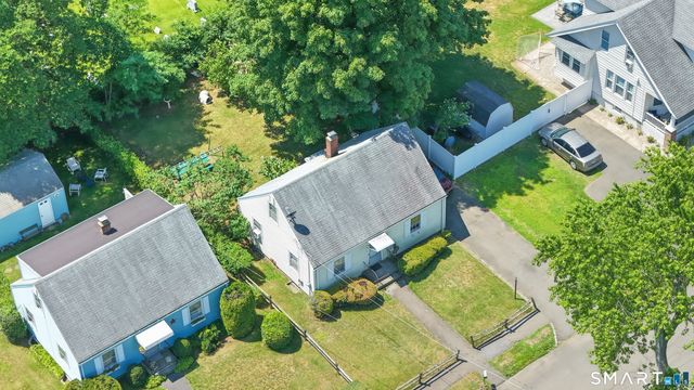 11 Redfield Road, Fairfield, CT 06824
