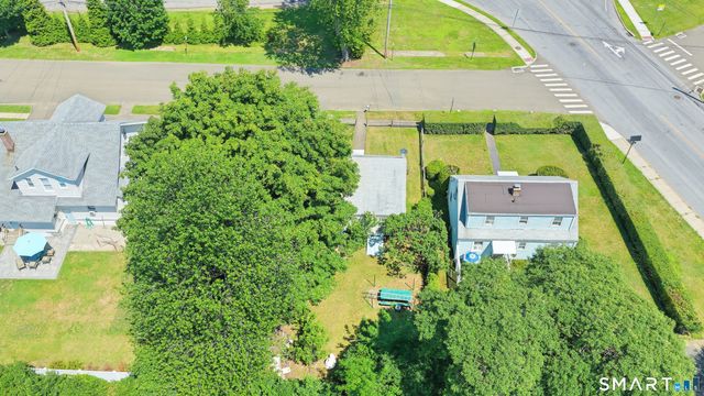 11 Redfield Road, Fairfield, CT 06824