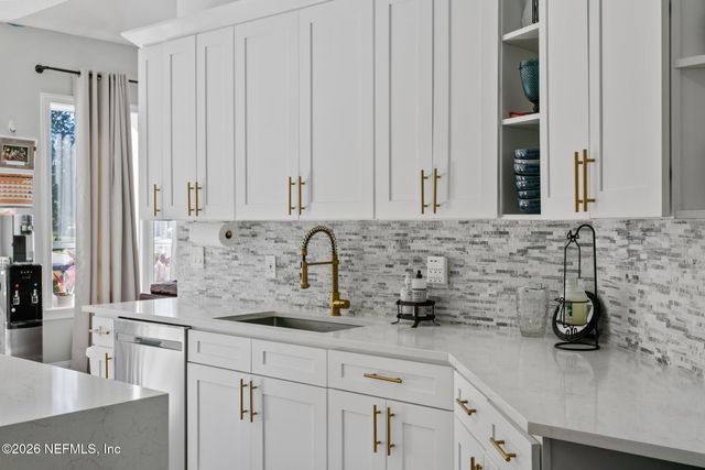 735 E DORCHESTER Drive, St. Johns, FL 32259