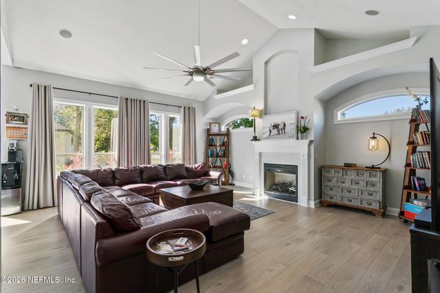 735 E DORCHESTER Drive, St. Johns, FL 32259