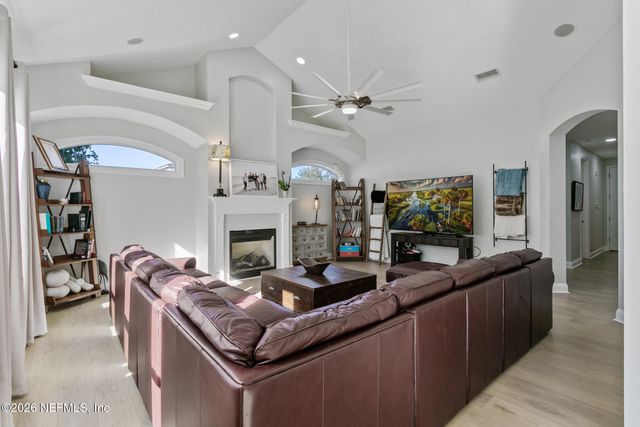 735 E DORCHESTER Drive, St. Johns, FL 32259