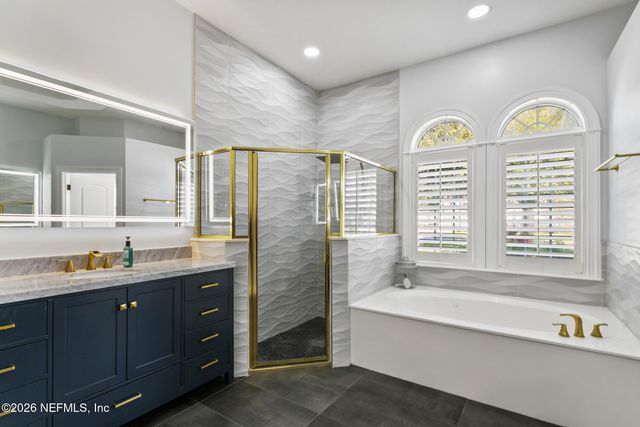 735 E DORCHESTER Drive, St. Johns, FL 32259