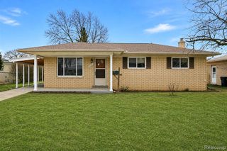 2938 Fox Hill Drive, Sterling Heights, MI 48310