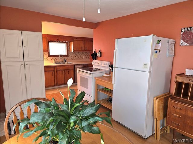 161 Longmeadow Rd, Amherst, NY 14226