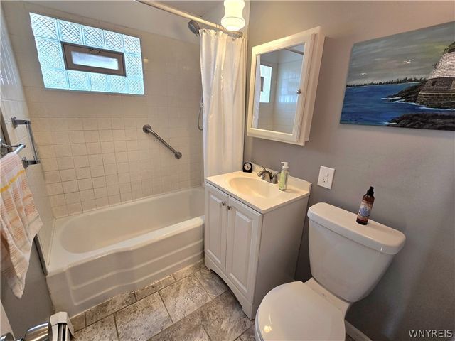 161 Longmeadow Rd, Amherst, NY 14226