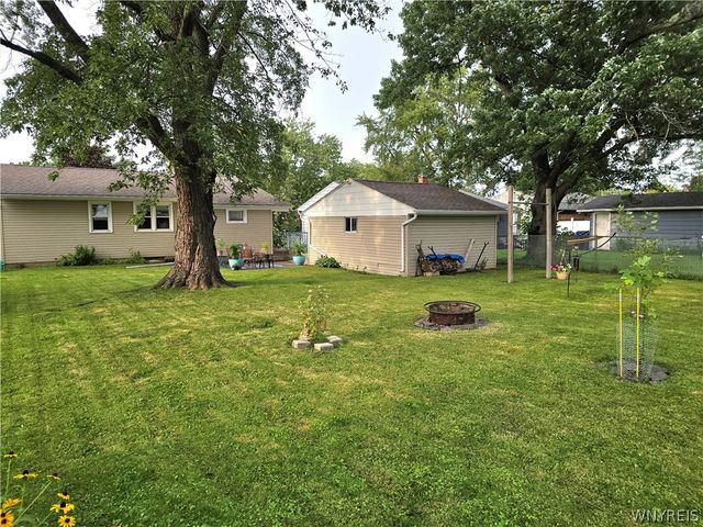 161 Longmeadow Rd, Amherst, NY 14226
