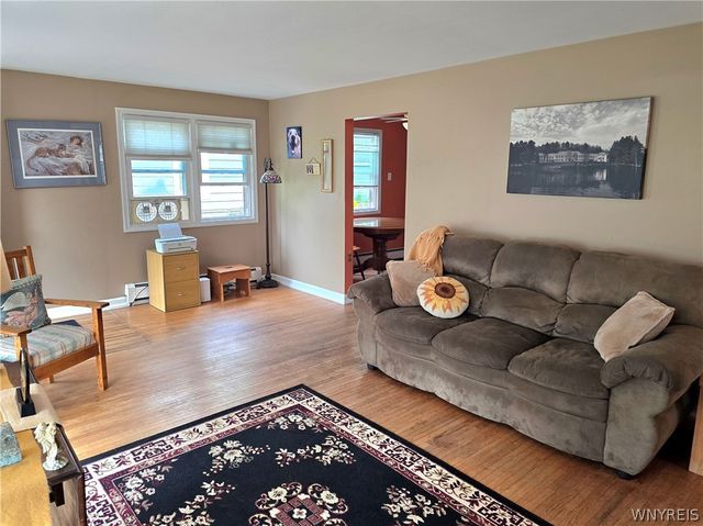 161 Longmeadow Rd, Amherst, NY 14226