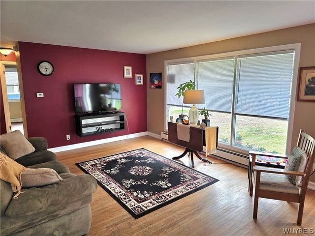 161 Longmeadow Rd, Amherst, NY 14226