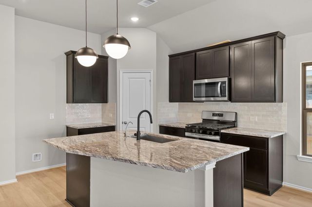 1016 Shoal Creek Trail, Conroe, TX 77304