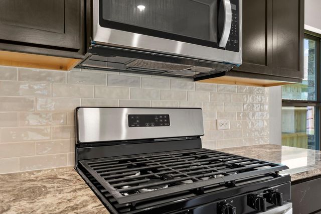 1016 Shoal Creek Trail, Conroe, TX 77304