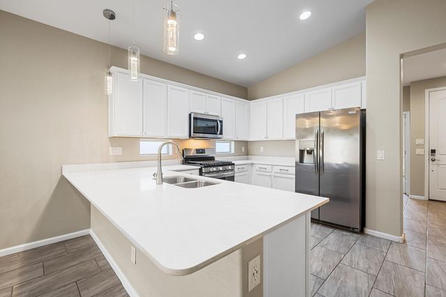 12406 W Northview Avenue, Glendale, AZ 85307