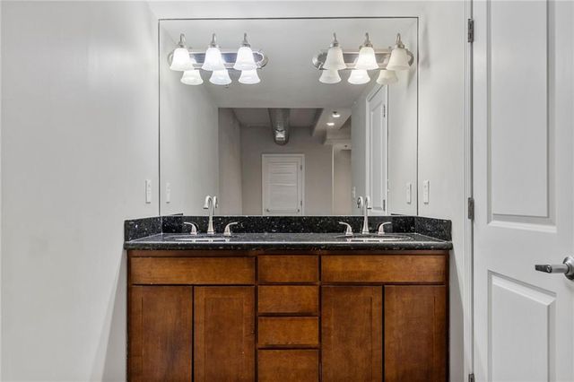 600 E Admiral Blvd Boulevard 407, Kansas City, MO 64106