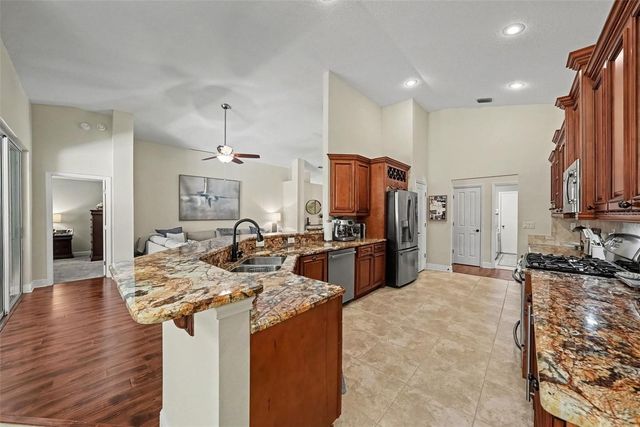 10617 WEYBRIDGE DRIVE, Tampa, FL 33626