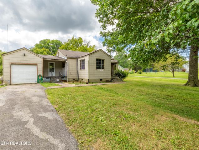 1218 Adair Drive, Knoxville, TN 37918
