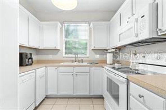 2228 GOLDEN OAK LANE, Valrico, FL 33594