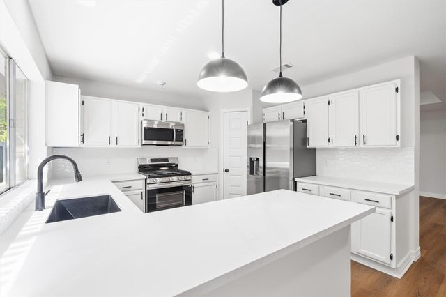 3 Still Corner Place, Spring, TX 77381