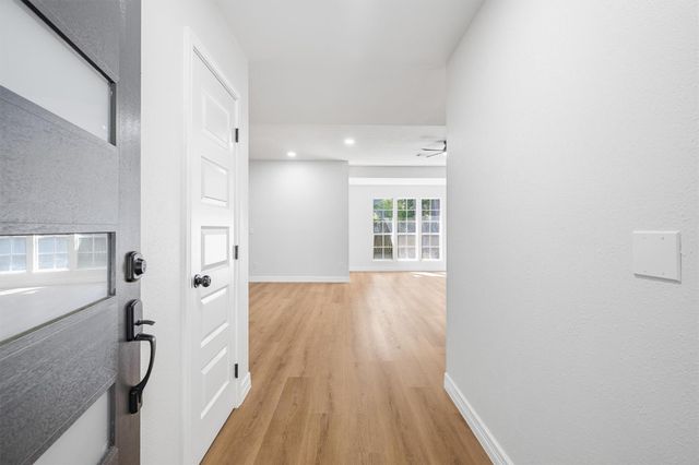 3 Still Corner Place, Spring, TX 77381