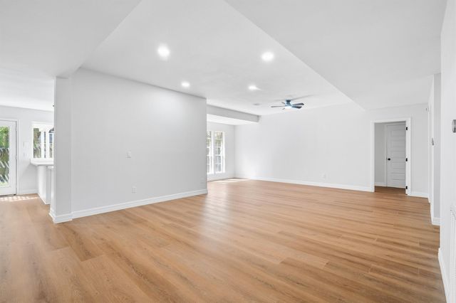 3 Still Corner Place, Spring, TX 77381