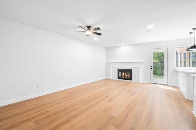 3 Still Corner Place, Spring, TX 77381