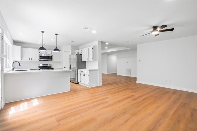 3 Still Corner Place, Spring, TX 77381