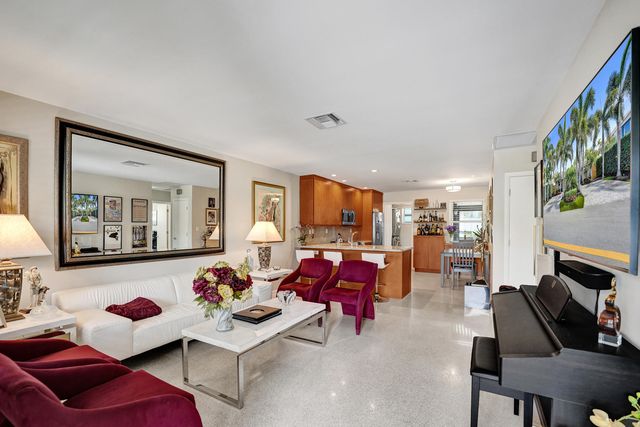 2610 NE 10th Terrace 2608-2610, Wilton Manors, FL 33334