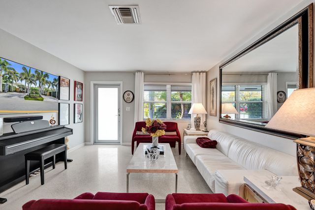 2610 NE 10th Terrace 2608-2610, Wilton Manors, FL 33334