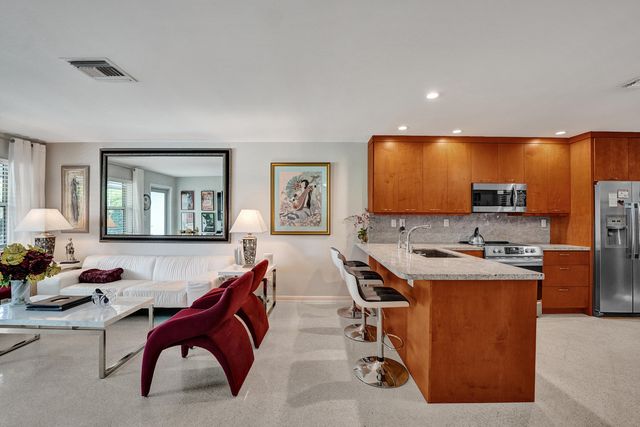 2610 NE 10th Terrace 2608-2610, Wilton Manors, FL 33334