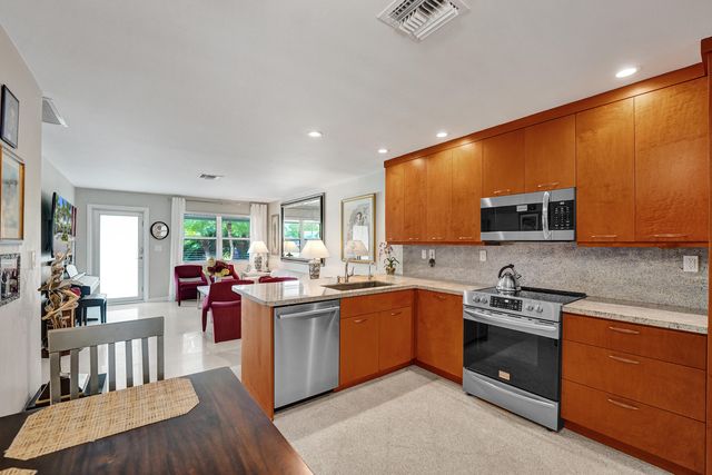 2610 NE 10th Terrace 2608-2610, Wilton Manors, FL 33334