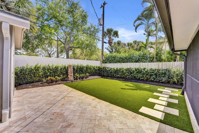 2610 NE 10th Terrace 2608-2610, Wilton Manors, FL 33334