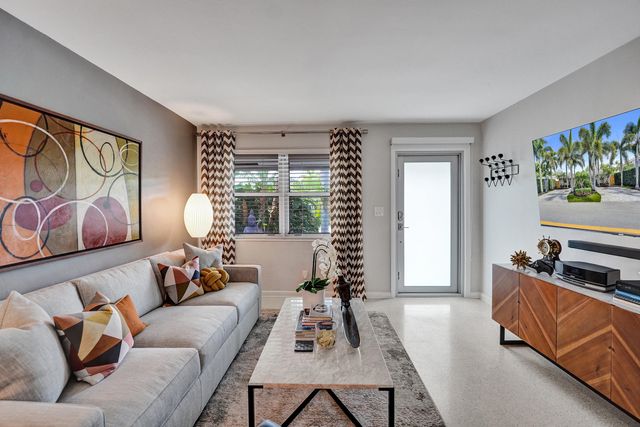 2610 NE 10th Terrace 2608-2610, Wilton Manors, FL 33334