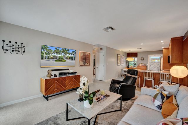 2610 NE 10th Terrace 2608-2610, Wilton Manors, FL 33334