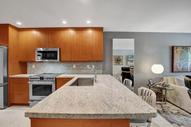 2610 NE 10th Terrace 2608-2610, Wilton Manors, FL 33334